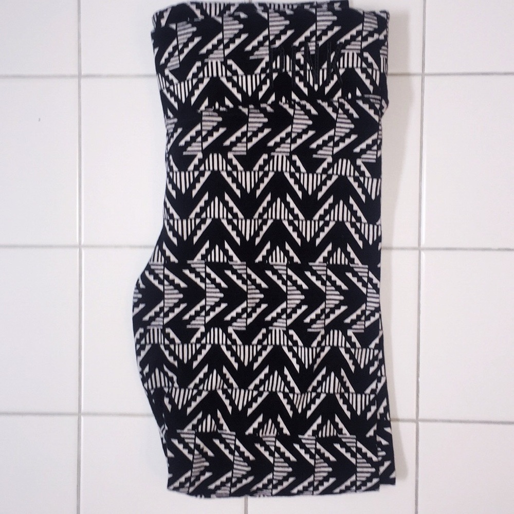 VS PINK Tribal/Aztec Cotton Leggings Sz Medium